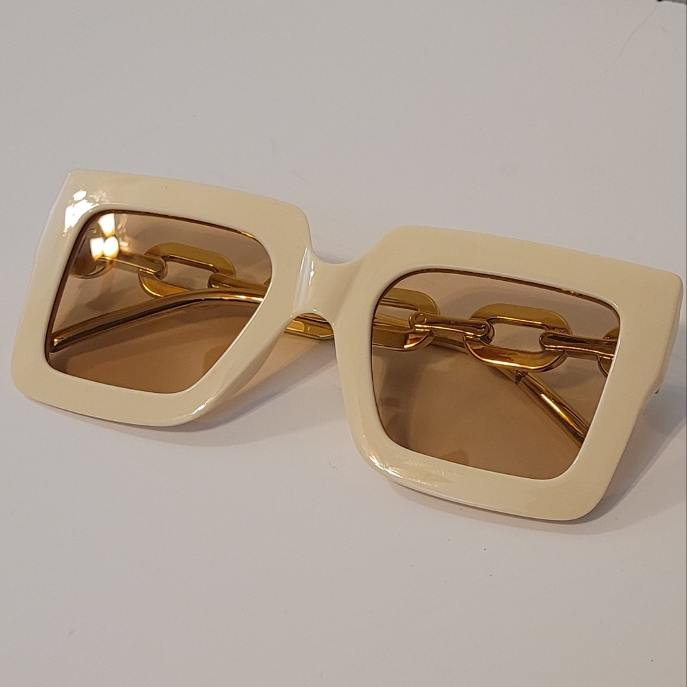 Chain Detail Shades